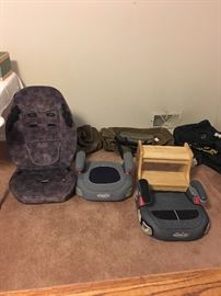 Car seats , children's ladder and duffle bags