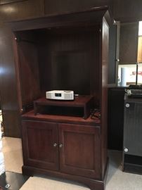 Entertainment armoire