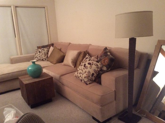 Contemporary sectional, excellent condition