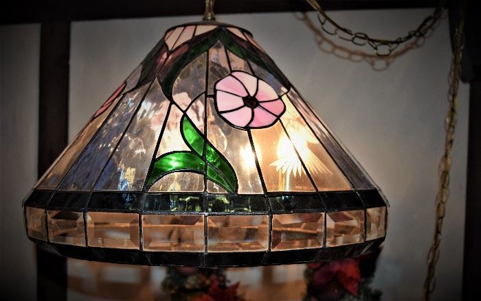 Leaded glass with etched humming birds - hanging lamp - it appears to be in excellent condition