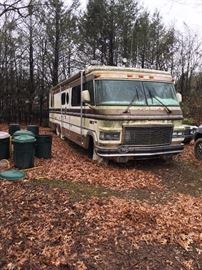 RV - inside in GREAT condition, outside needs power washing 