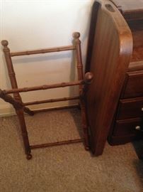 SERVING TABLE WITH STAND