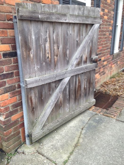 ONE SIDE OF A SET OF BARN WOOD GATE