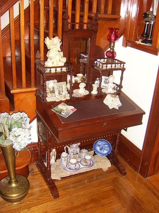 Very ornate Victorian lady's Davenport desk & other items.