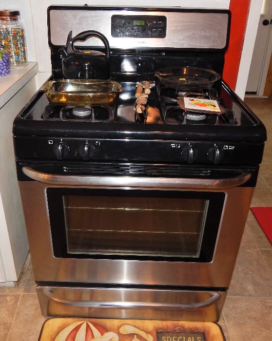 Frigidaire gas stove - less than 2 years old