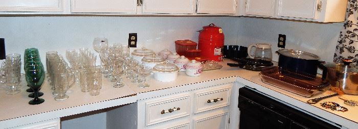 Some glassware and kitchen items