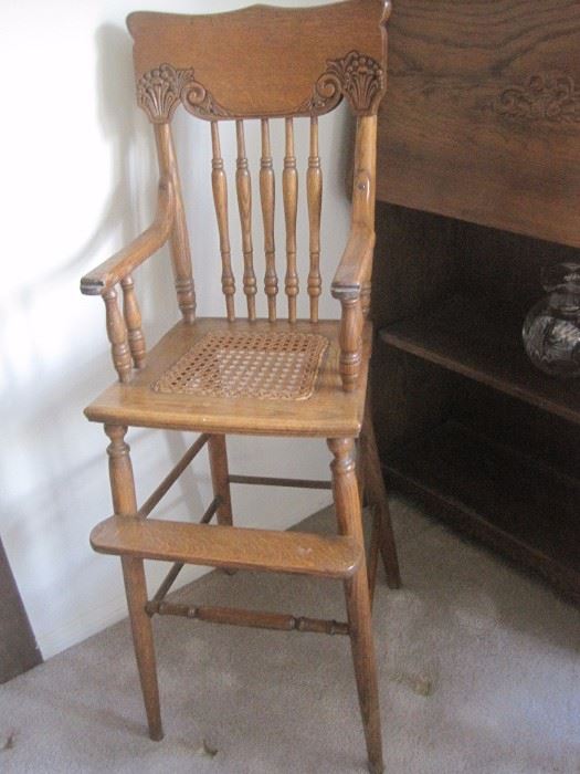 ANTIQUE HIGH CHAIR