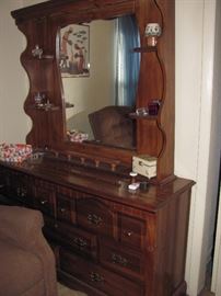 Dresser hutch