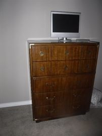 DREXEL CHEST OF DRAWERS AND SMALL FLATSCREEN T.V.