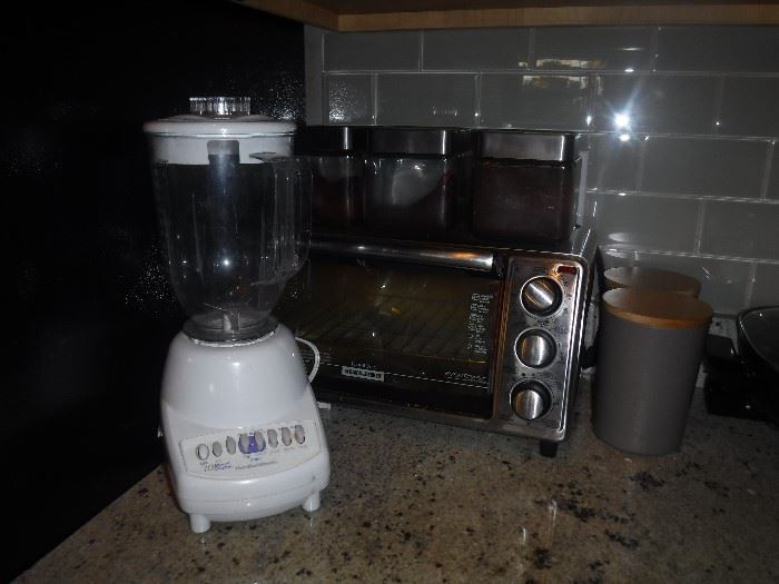 BLENDER AND TOASTER OVEN.