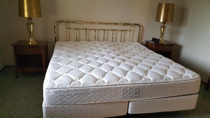 King sized gently used sleep number bed