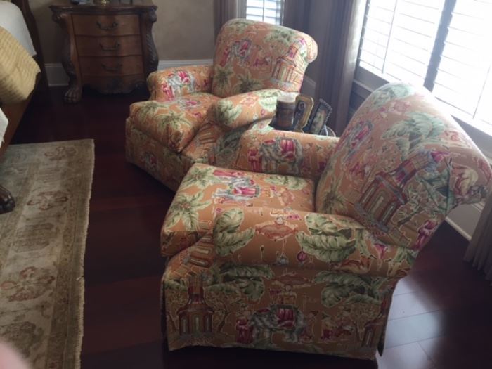 17/ Pair of upholstery chairs 