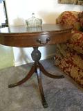 Vintage, Antique Round Hepplewhite, Mahogany Table w/pull-out drawer......