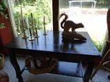 Antique Dark Oak Library Table w/drawer......Measurement, approx. 3'6"x2'3"
Another Alice R. Hayes Brachey family historic piece....Nashville, Tennessee......