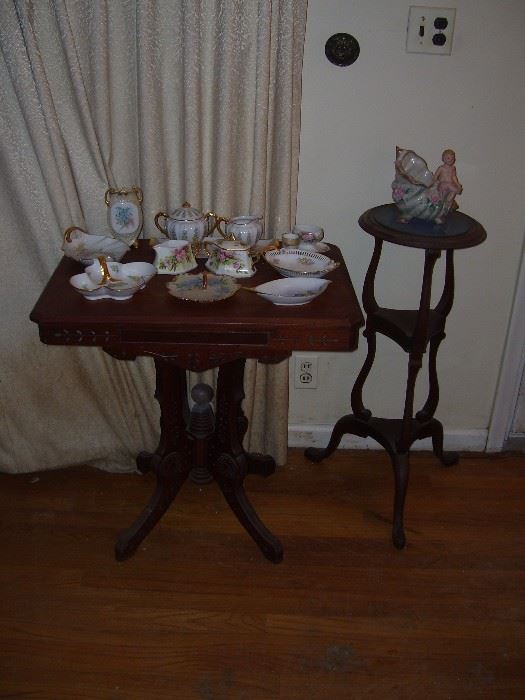 Nice selection of accent tables and collectibles.