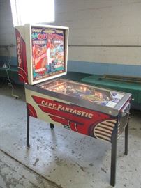 1976 BALLY CAPTAIN AMERICA PINBALL MACHINE, WORKING CONDITION