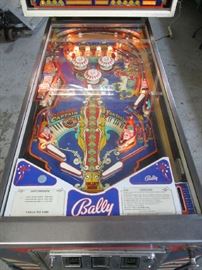 1976 BALLY CAPTAIN AMERICA PINBALL MACHINE, WORKING CONDITION