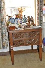 End Table / Side Table