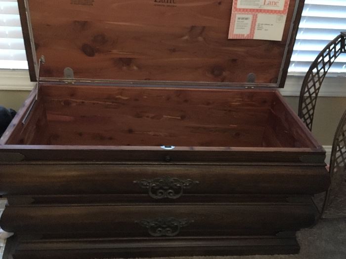 wooden blanket chest / trunk