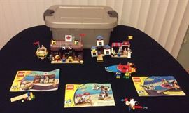 JYR023 SpongeBob Lego Sets, Mini Figs, Storage Bin
