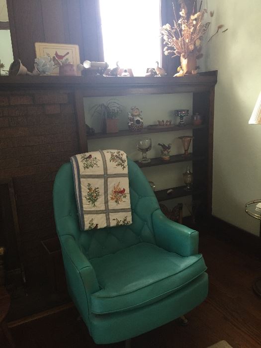 Turquoise Retro swivel chair