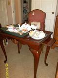American Drew mahogany tea table with candle holder pull-outs on each end...a beauty! Like new! Beautiful teapot and breakfast set!