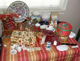 Table of knicks knacks.
