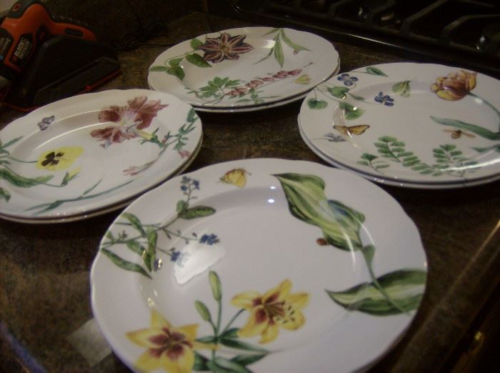 Set ,Spode  plates, 4 floral designs  