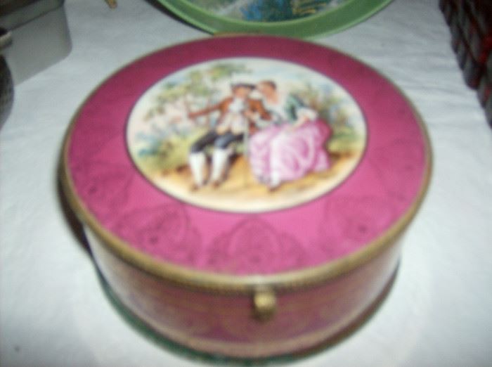 Antique ceramic dresser box 