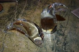 Signed "Hoya" art class