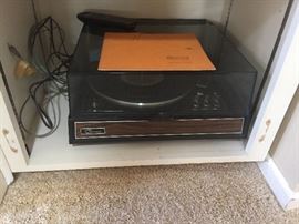 Gerrad Turn table with parts and manual