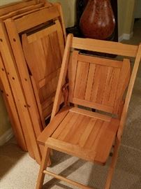 Old wooden folding chairs. Perfect condition. 6 total