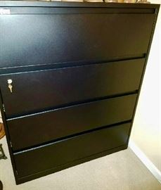(2) Steelcase 4 drawer file cabinets Perfect condition