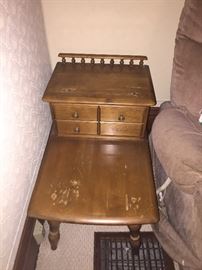 Country end table $20