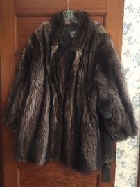 BUY IT PAYPAL Beaver fur coat  size large $500