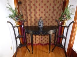 Demilune table, 2 stands
