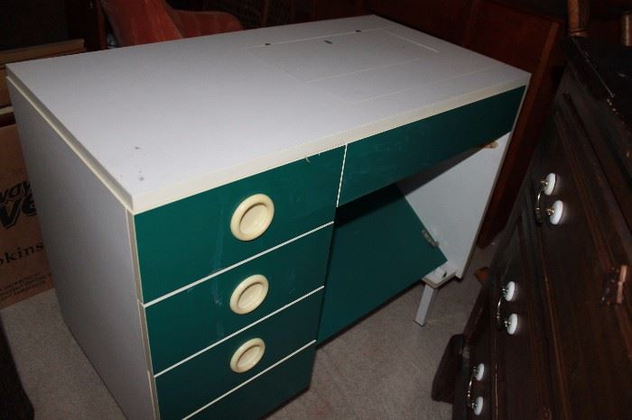 Retro sewing table