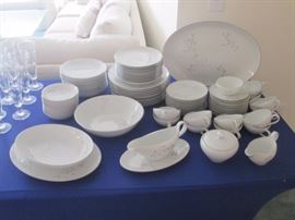 Fukagawa dish set - full service for 11 plus serving pieces - atomic stars