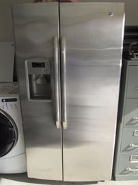 GE Adora refrigerator