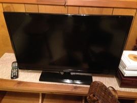 APEX Flat Screen TV with Remote