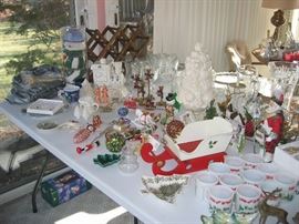 A few holiday decor items left to choose from