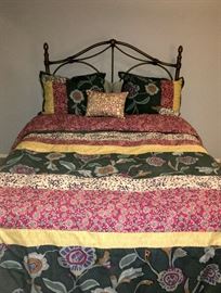 Full size iron bed
