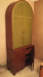 Very interesting, huh?    Its Drexel Mid Century Modern. 