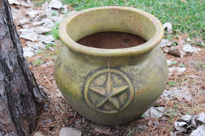 terracotta pot with long star decor