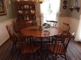 Sprague and Carleton gate leg dining room table, 2leaves and 6 chairs with matching hutch (see all pictures)