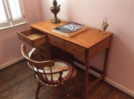 One of 2 Ethan Allen desks with chairs