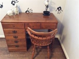 one of 2 Ethan Allen desks