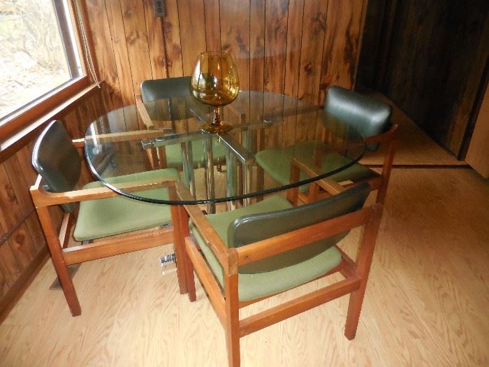 Pace MCM Glass Table with Chrome Pedestal.Small chip in glass