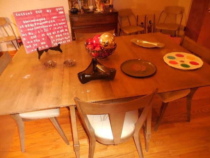Heywood Wakefield Double Drop Leaf Dining Table.