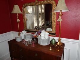 server with incredible mirror